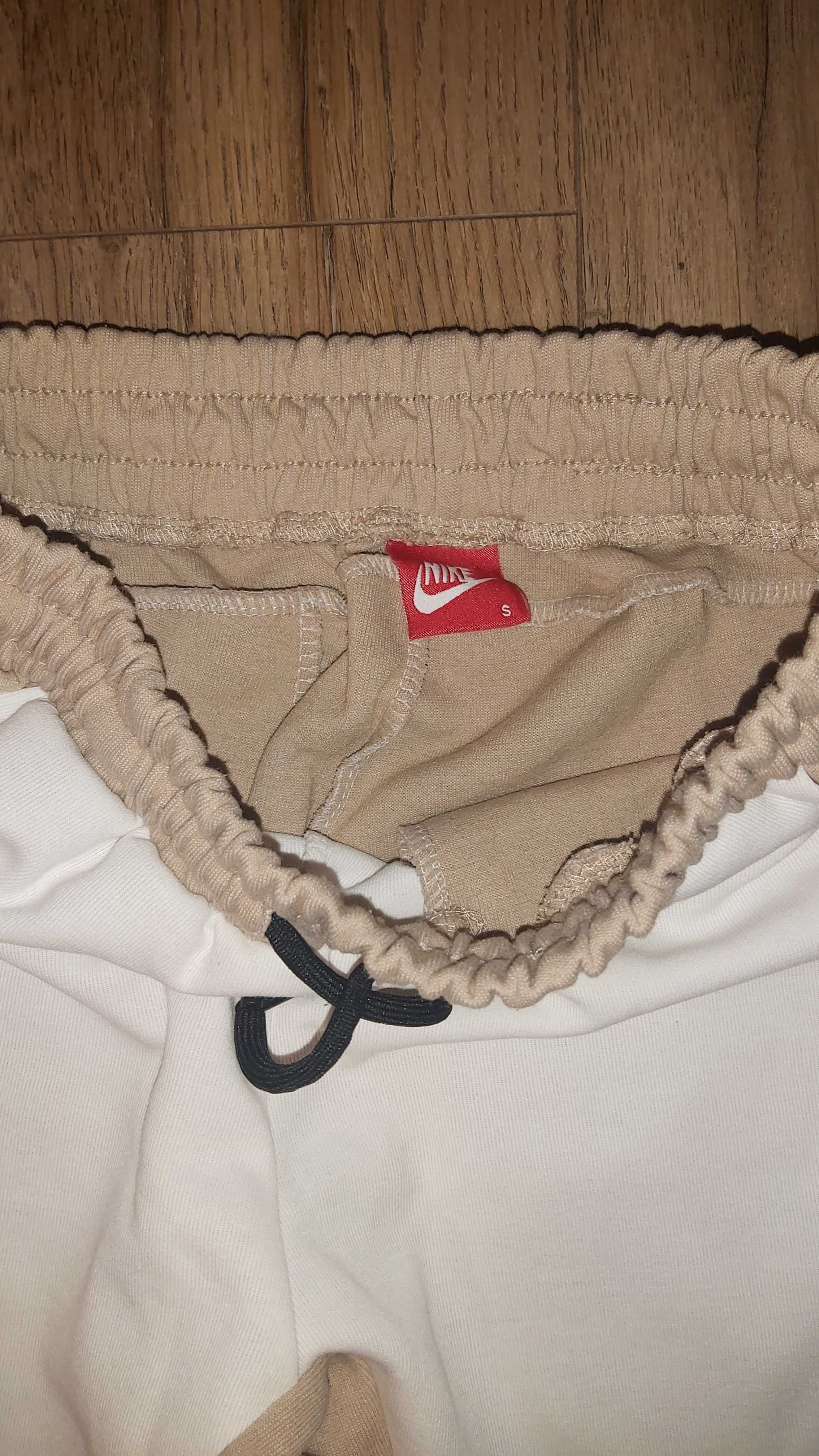 Nike Tech Fleece Дамско Долнище - Размер S