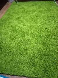 Продам ковёр зелёный