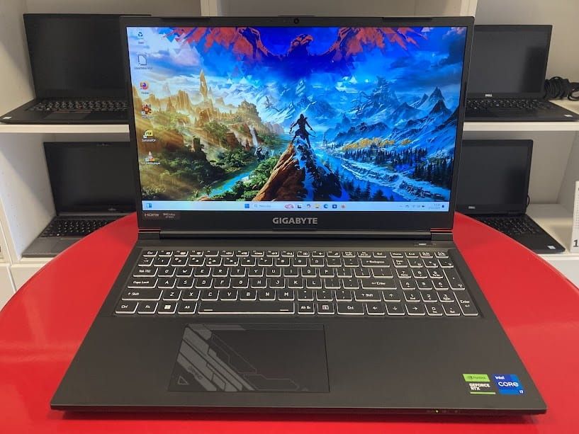 GIGABYTE G5 MF5 2024 – RTX 4050, i7-13Gen, 16GB DDR5, 512 SSD |