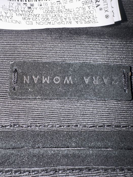 Zara дамска чанта от естествен велур