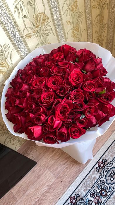 Гул бар сатылатын 101 роза бағасын келісіп беремін түнде келген шымкен