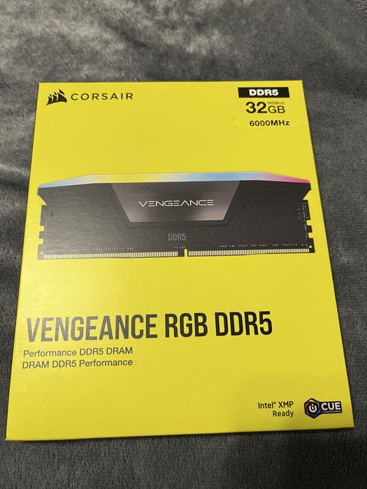 Memorie 32 GB Corsair VENGEANCE RGB DDR5 6000