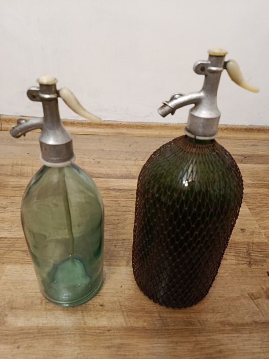 Бутилки за сода.