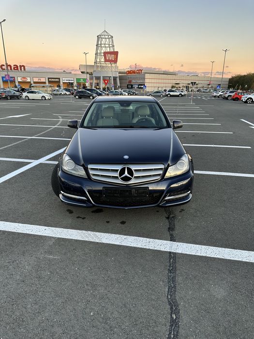 Mercedes Benz C220 piele automata dotari