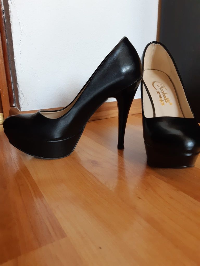 Pantofi eleganti cu toc