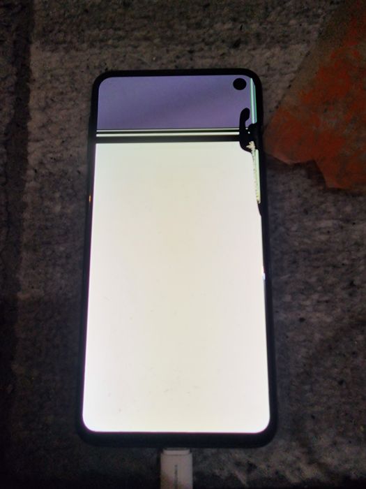 Samsung S10e display defect