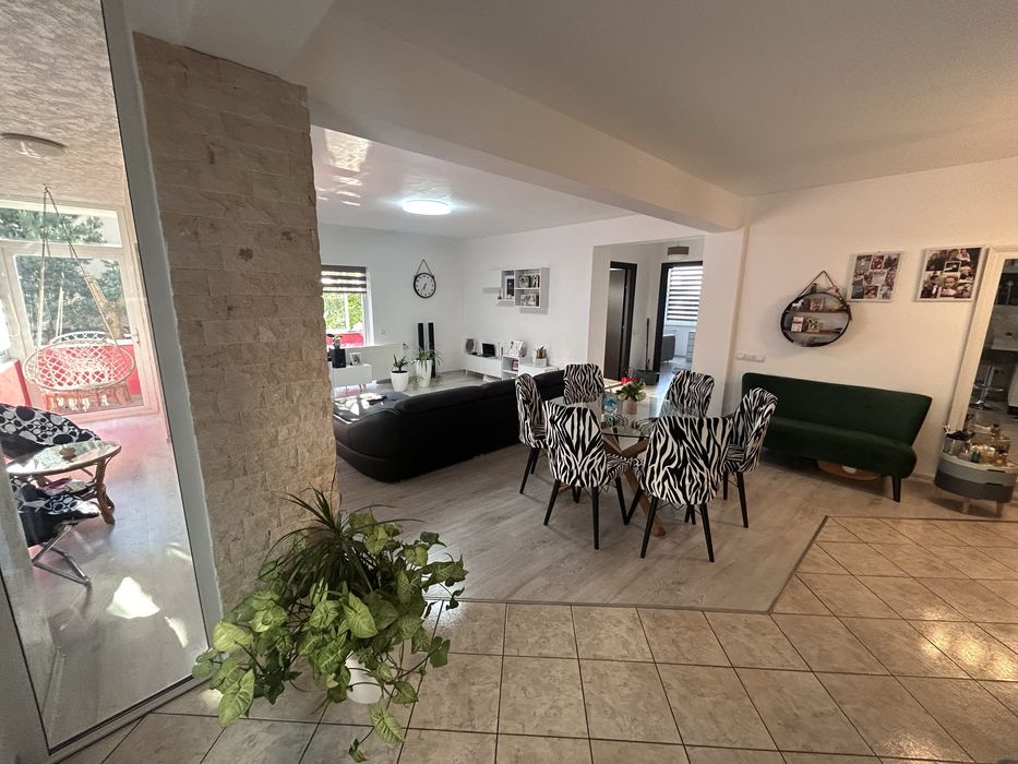 Vand coltar canapea extensibil cu lada cu spatar gat cu reglaj