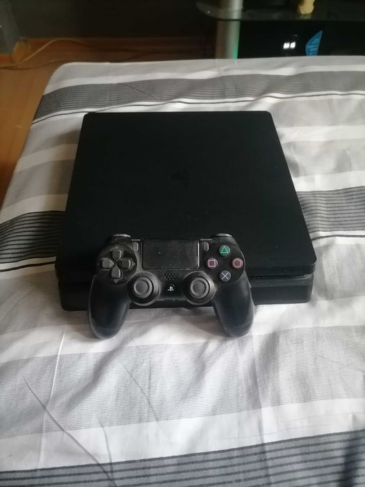 Playstation 4 + FIFA 21 И 22