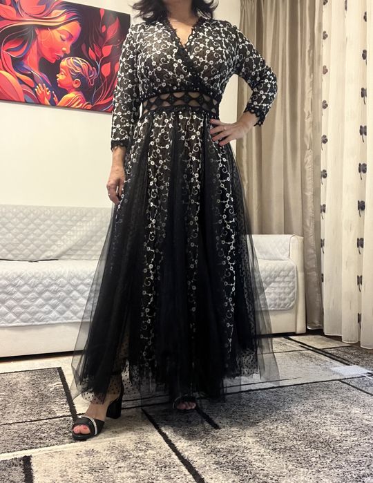Rochie ocazie din dantela cu maneca