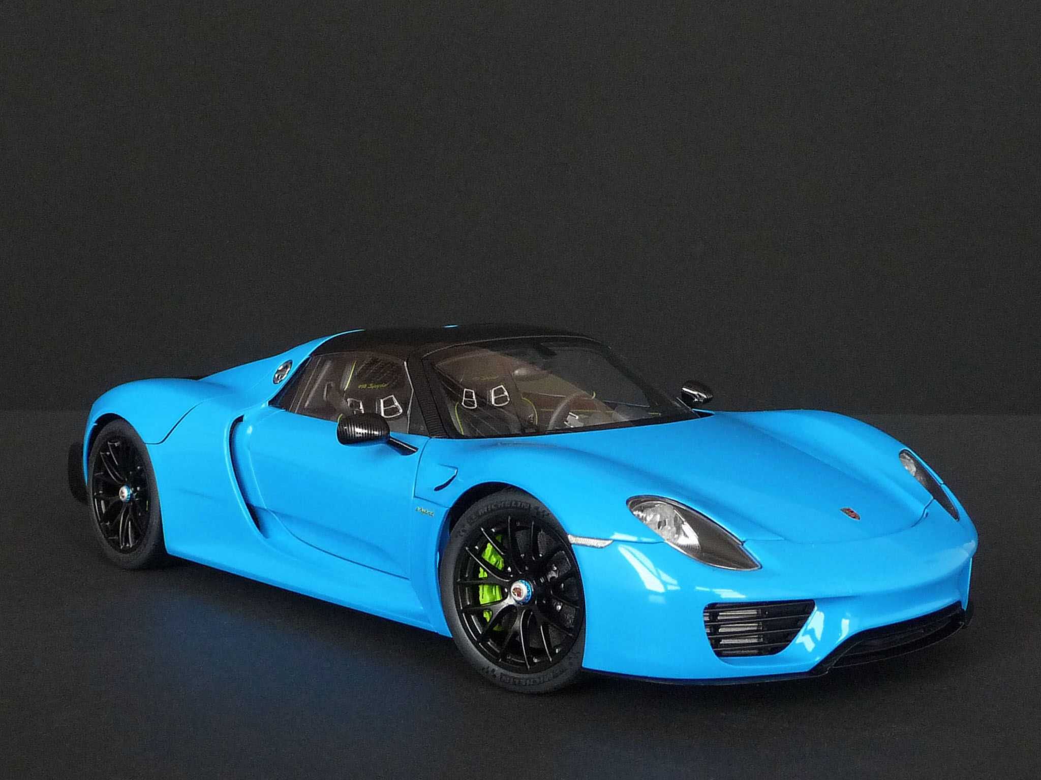 Macheta 1:18 Porsche 918 de la Autoart