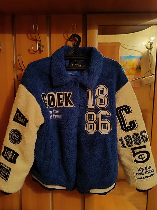 Срочно продам новую куртку 10000 тг