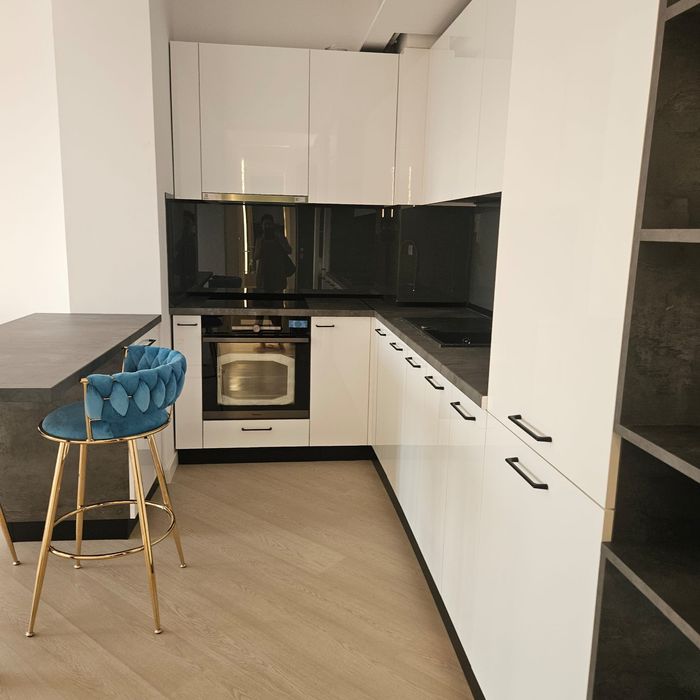 Prima închiriere Cortina North Mobilă Rovere Direct Propietar 750 euro
