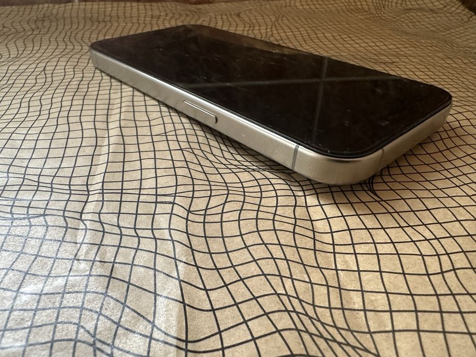 IPhone 15 Pro 128GB - Natural Titanium