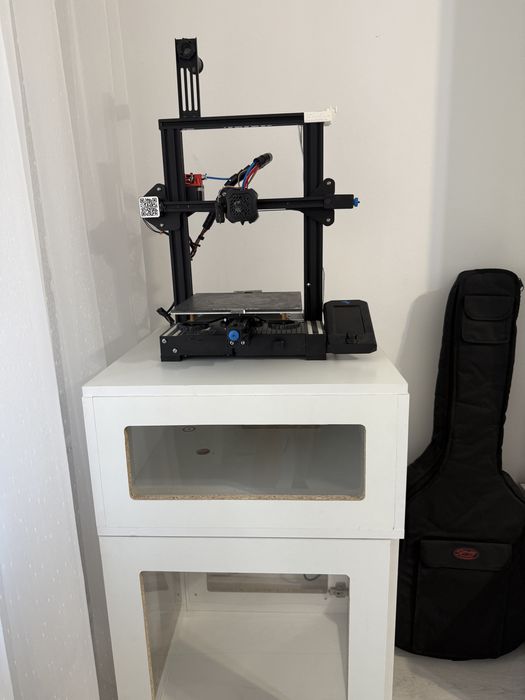 Imprimanta creality ender 3 v2  cu encosure custom