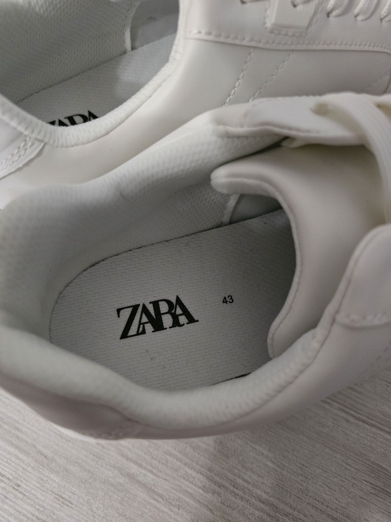 Мъжки бели кецове ZARA 43 номер