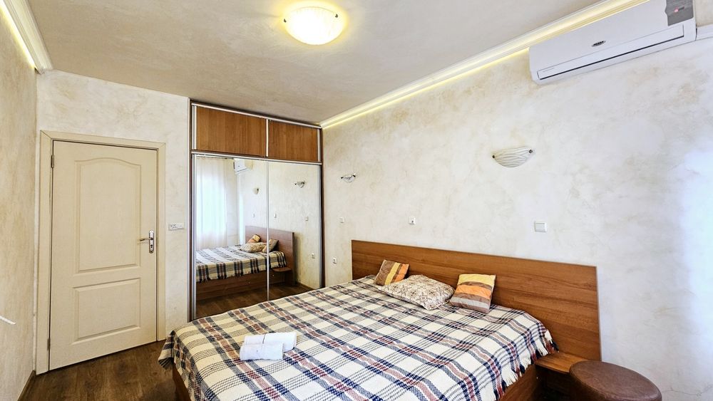 Дава се под наем Тристаен апартамент в Варна, Център - 100 кв.м за 611.49 € - Снимка #5