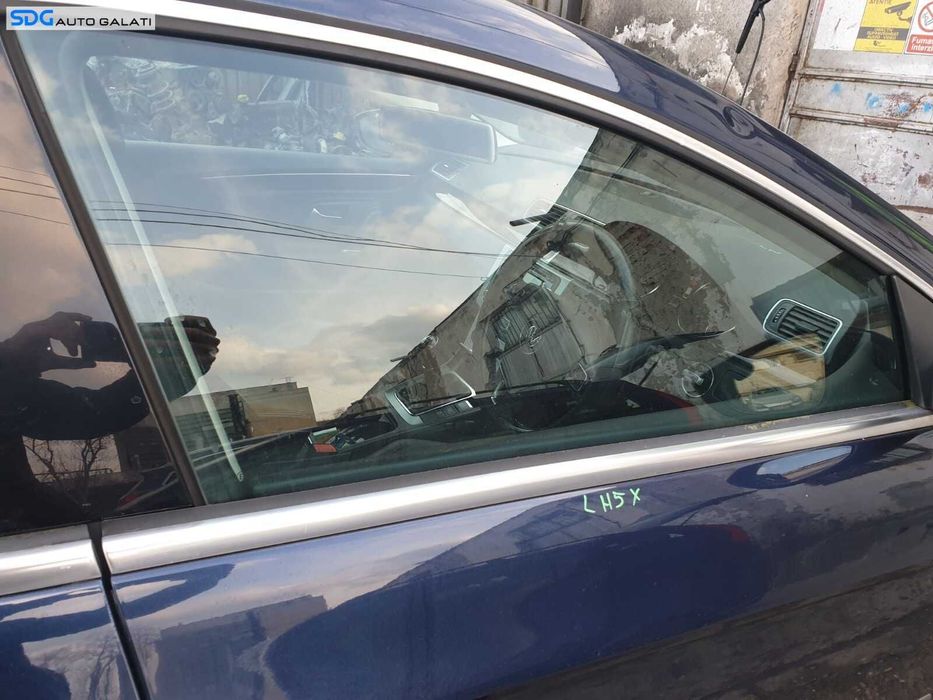 Geam Sticla Culisant de pe Usa Portiera Dreapta Fata Volkswagen CC 2012 - 2017 [C3826]