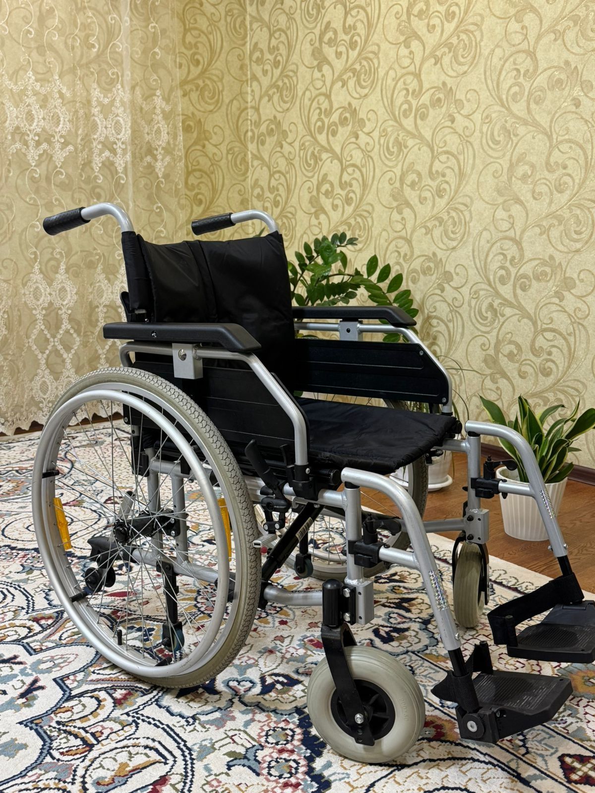 Инвалидная коляска