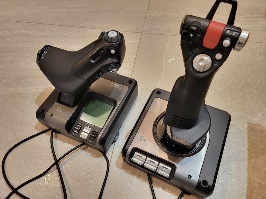 Контролер Logitech X52 Professional H.O.T.A.S. 220лв. (крайна цена)