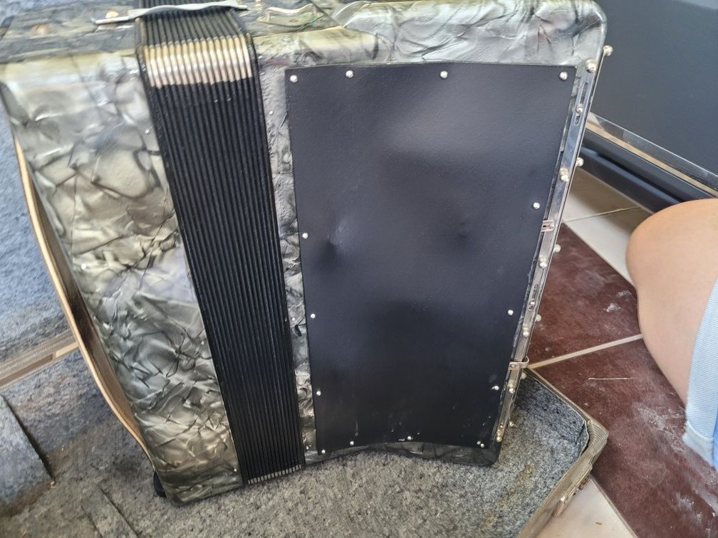 Acordeon Hohner 120 basi