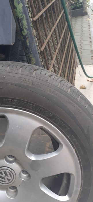 Vând set de cauciucuri de vară pentru Golf 5