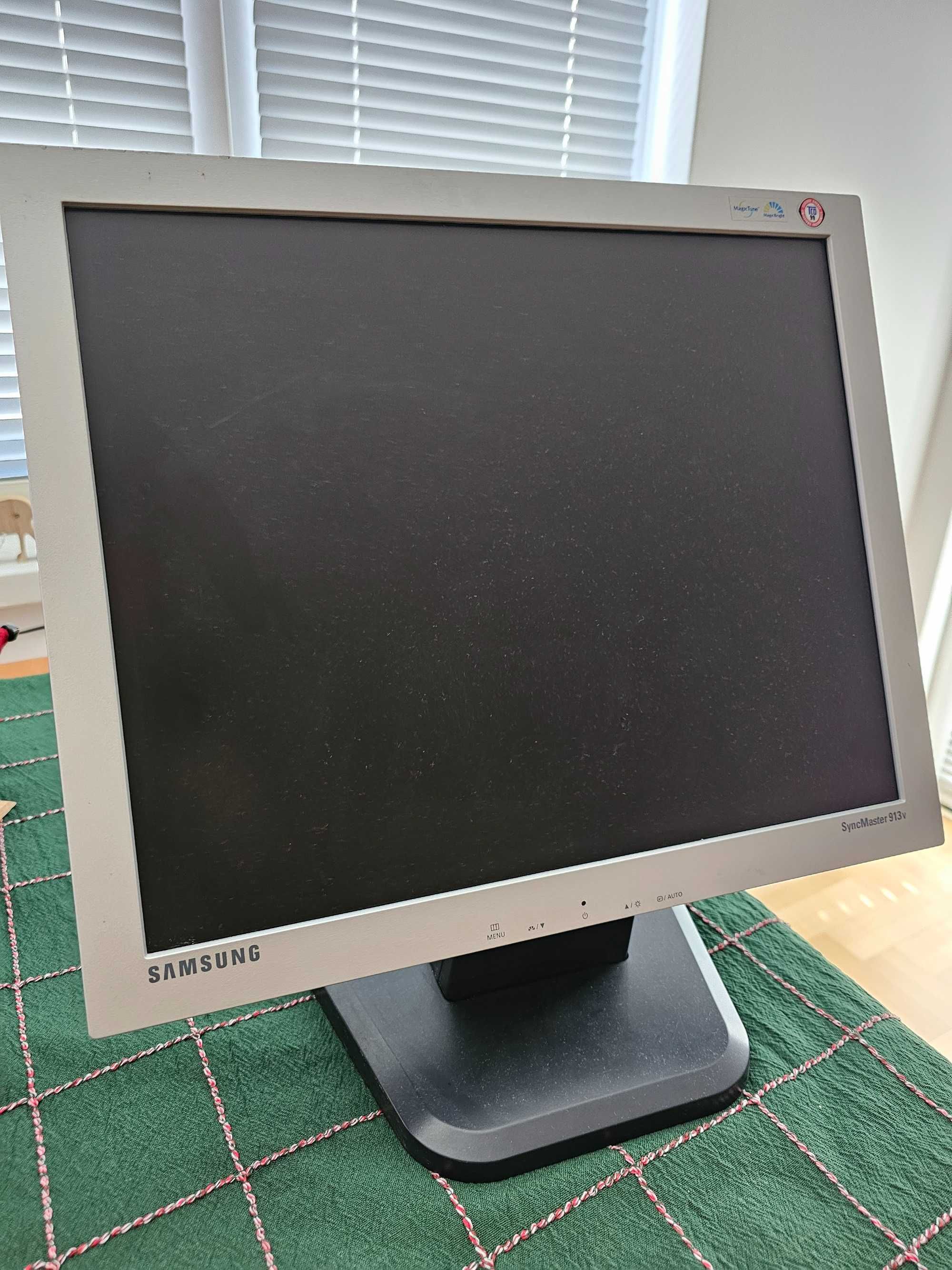 Монитор TFT - LCD Samsung Syncmaster 913v 17"