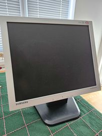 Монитор TFT - LCD Samsung Syncmaster 913v 17