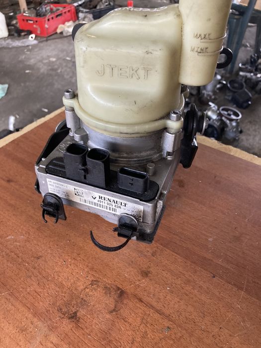 Dacia Sandero 0.9 i 2014 година Ел Хидравлична Помпа