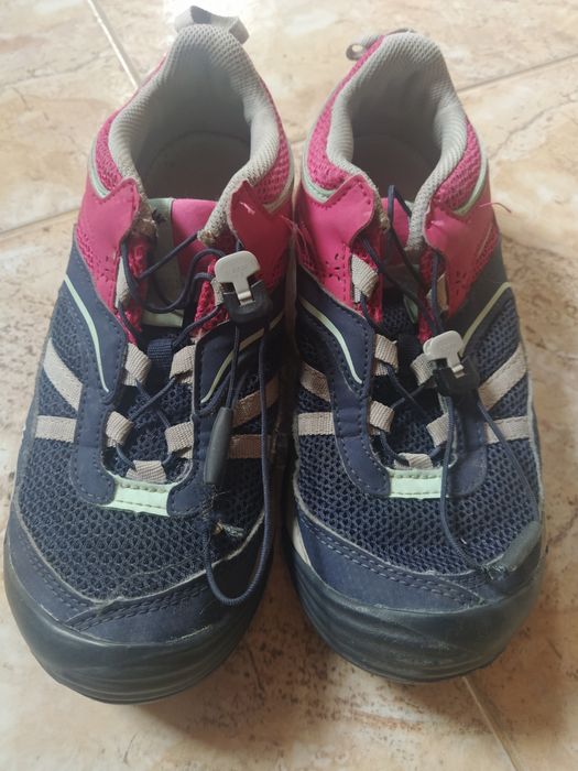 Детски обувки официални и планински за преход 33 34