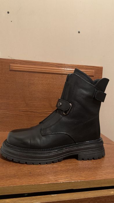 Продается кожанный сапог женский