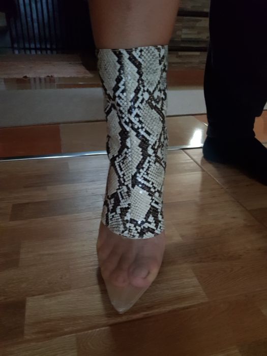 Botine noi dama in cutie