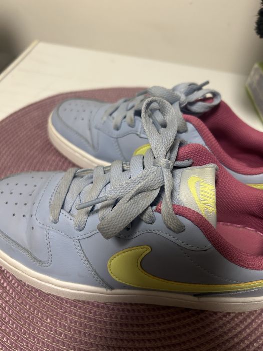 Adidasi nike stare buna ,nu sunt rupti