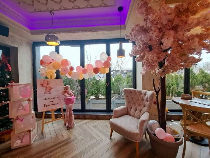 Дървен статив под наем,