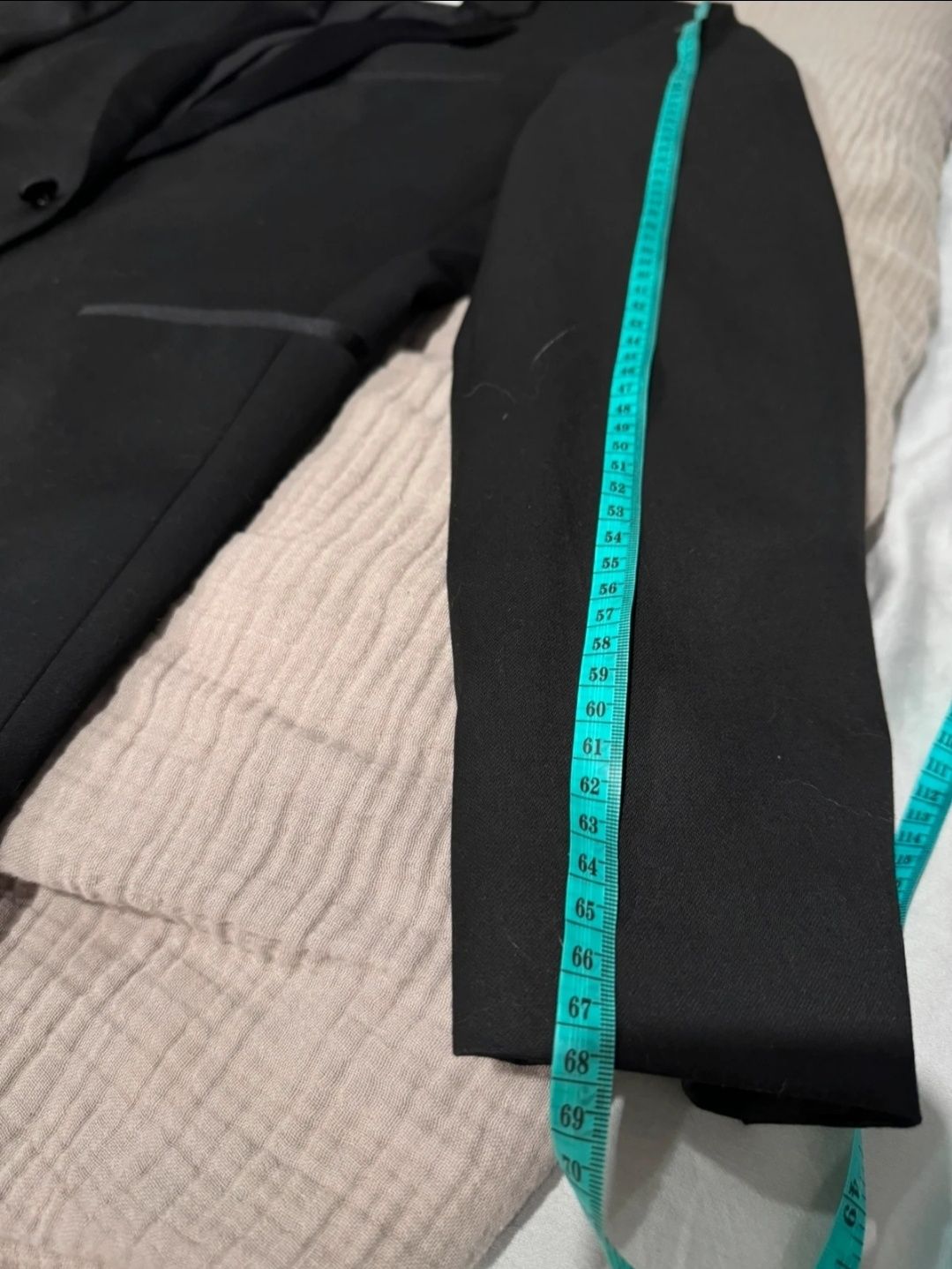Sacou Hugo Boss Original,Nou cu eticheta,marime 52,L/XL,Negru!Id.Nunta