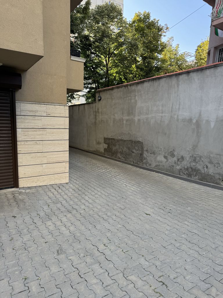 Дава се под наем Гараж / Паркомясто в Варна, ВИНС - 10 кв.м за 76.5 € - Снимка #1