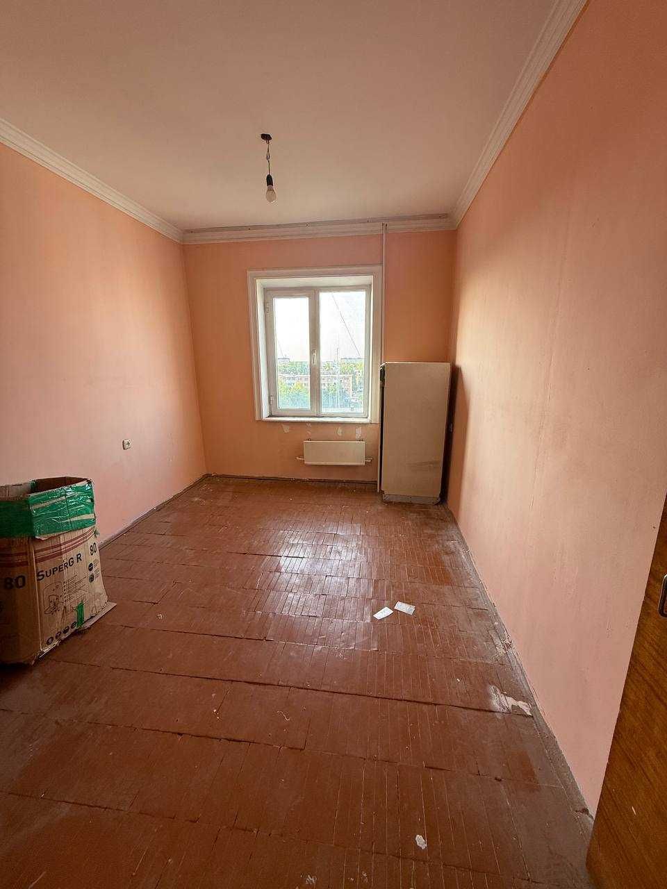 3х комнатная квартира, имеется 7м балкон на районе Супера