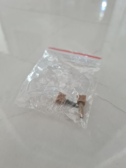 Дамски сандали с пух в кремав цвят.