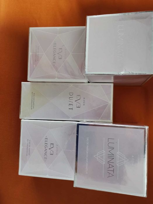 Avon reduceri lichidare stoc