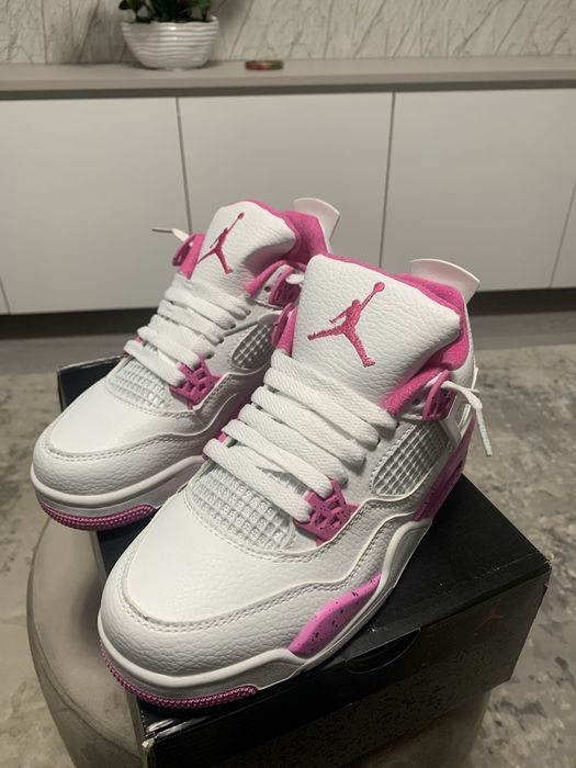 Jordan 4 Retro Pink Oreo