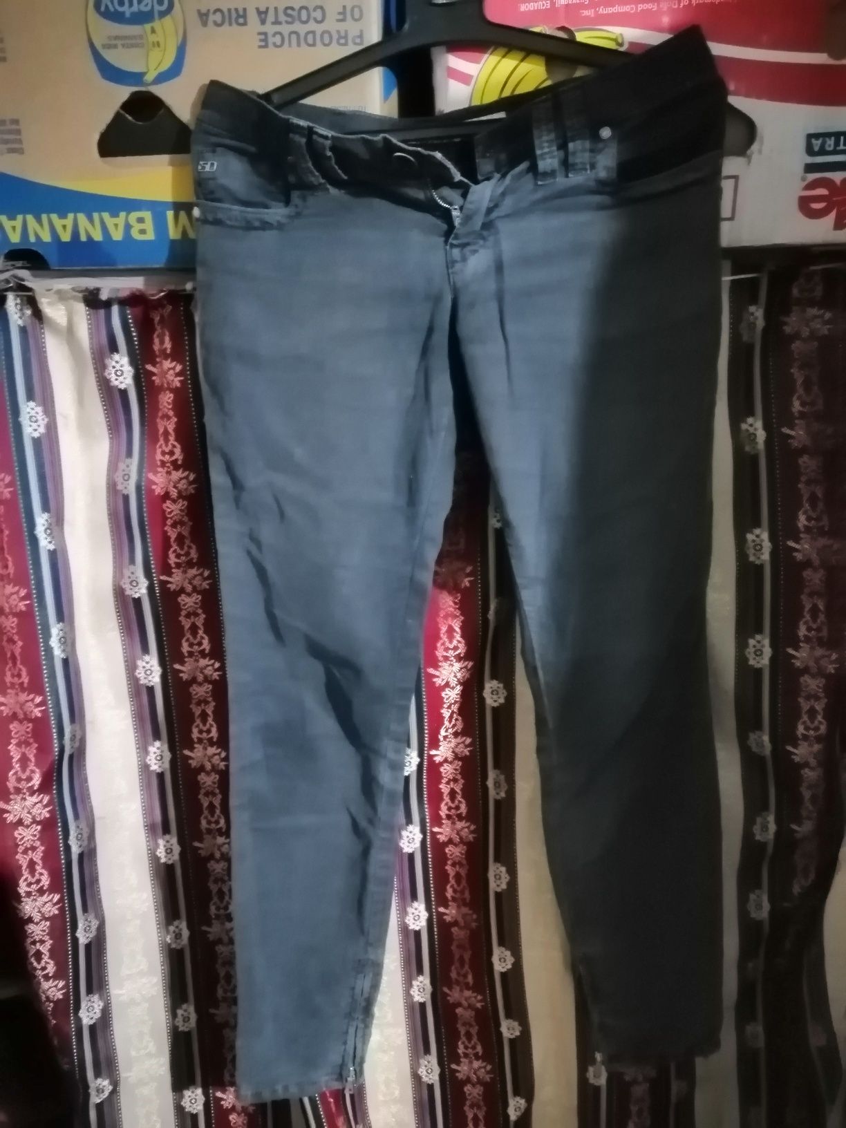 Еластични дънкови панталони цена на чифт 4 лева
