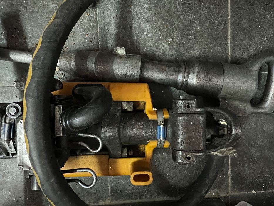 Къртач Atlas copco