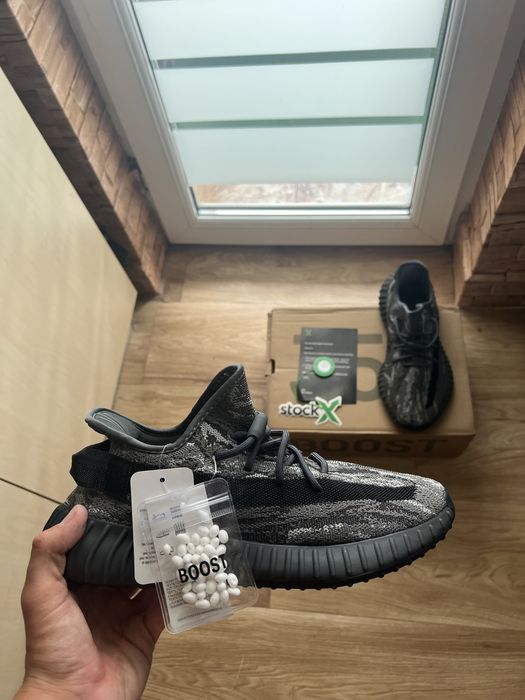 Yeezy Boost 350 V2 Dark Salt