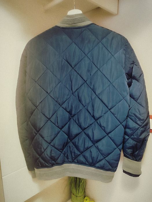 GUESS Яке с G-лого