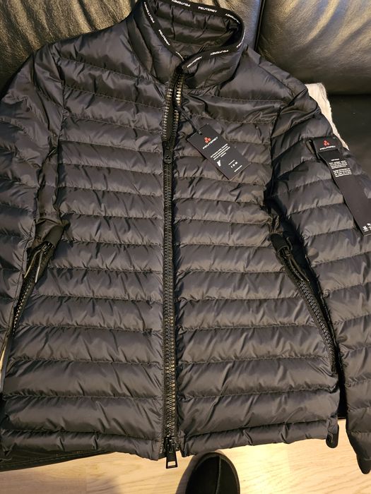 Geaca noua cu puf de la Peuterey marimea XS