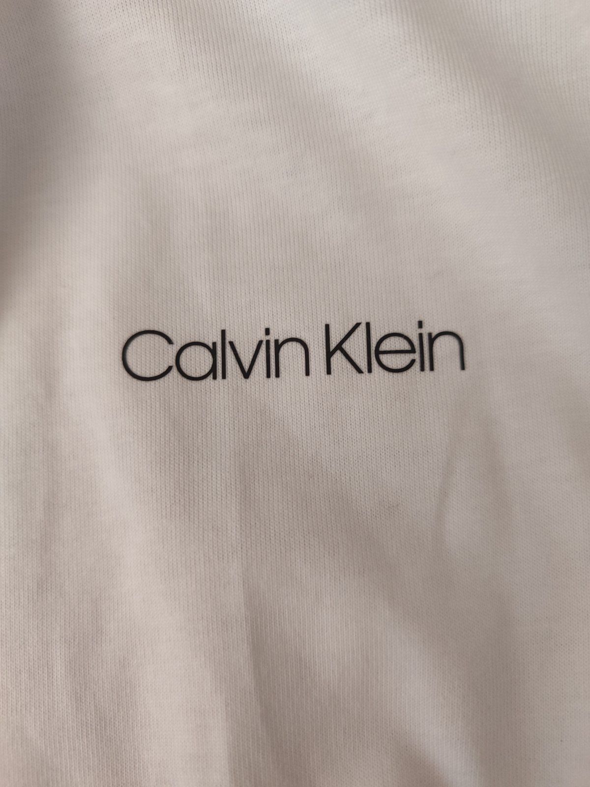 Тениска Calvin Klein.