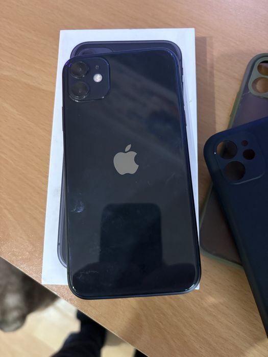 iPone 11 64 G не разлечим от нов с капцитет на батерията 83%