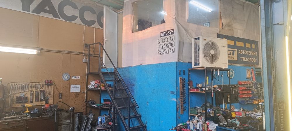 Дава се под наем Промишлена сграда в София, Красна поляна 3 - 200 кв.м за 24480 € - Снимка #2