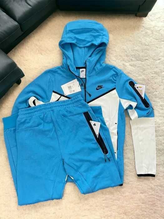 Nike TECH Fleece Baby Blue