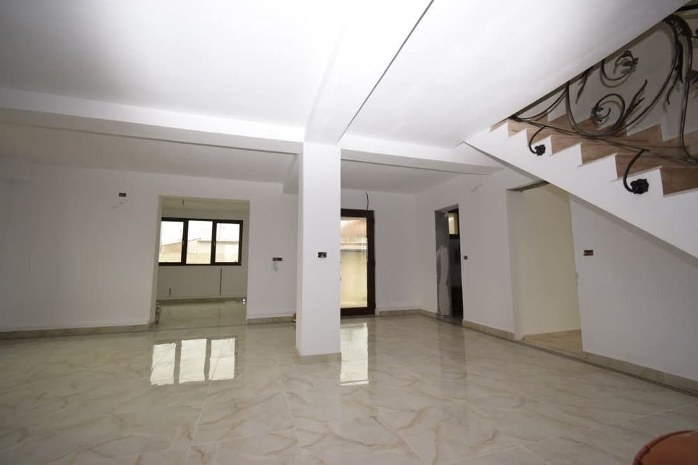 Casa Albesti, 500m teren, panouri fotovoltaice