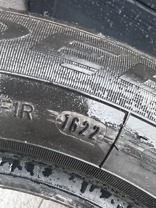 Две зимни гуми 14 цола, ползвани половин год